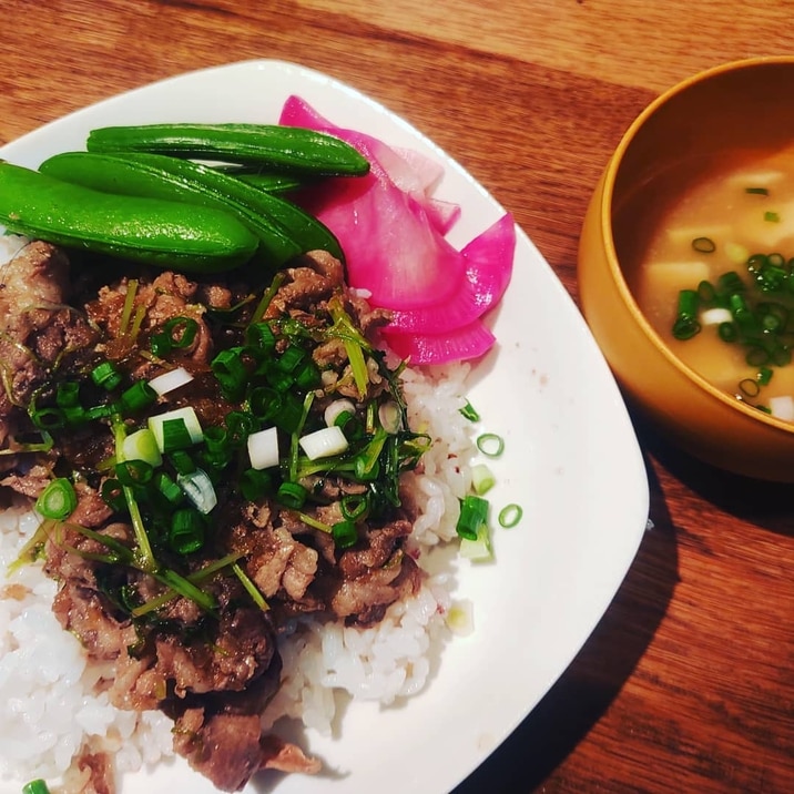 簡単なのに超美味しい♪ローストビーフ残りタレで豚丼